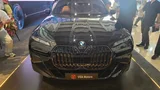 حضور ب‌ام‌و 735i و 530i در نمایشگاه خودرو تهران 1405؛ ویدا موتورز با دو سدان لوکس آمد