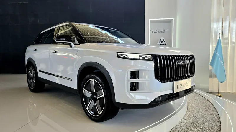 رونمایی از لوکانو L7 PHEV مکث موتور در نمایشگاه خودرو تهران ۱۴۰۵؛ مشخصات فنی شاسی‌بلند هیبریدی